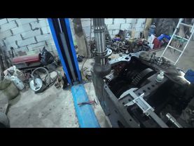 Трактор Т-40ам. Регулирую коническую передачу вторичного вала КПП.