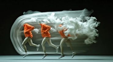 This #Lumaai #DreamMachine #keyframes video looks kinda like an ad. S...