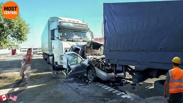 175 Shocking Car Crashes Caused by Bad Drivers | Idiots Behind the Wheel