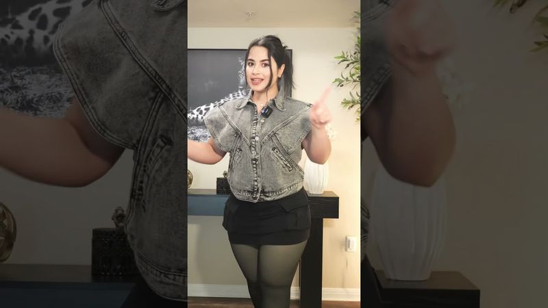 You need boots like that right now.💁‍♀️🛍️ #fashion #style