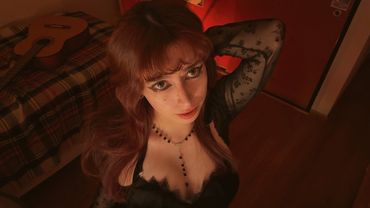 ✞︎˚˖ GOTICA DE 1,48cm TE DA BESITOS (+ SNIFF) °. ⛧ en ASMR