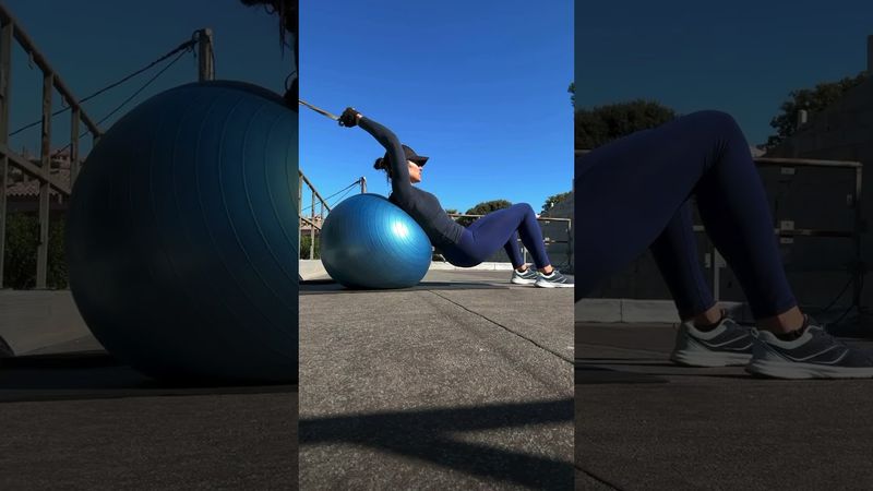 Тренируем спину, руки , пресс #sports #спорт #тренировка #тренер #motivation #тренировкадома