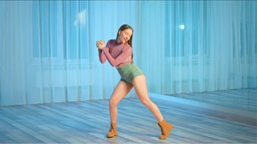 Танцевальная тренировка для начинающих с Leron Dance 💃 | Как стать более гибкой и пластичной