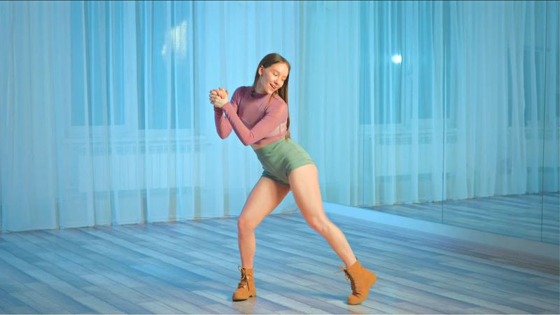 Танцевальная тренировка для начинающих с Leron Dance 💃 | Как стать более гибкой и пластичной