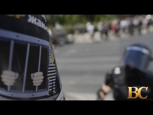 Serbian police remove street blockades in Belgrade, make new arrests