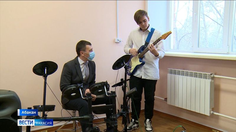 Школу-интернат для детей с нарушением зрения в Хакасии оснастили новым оборудованием