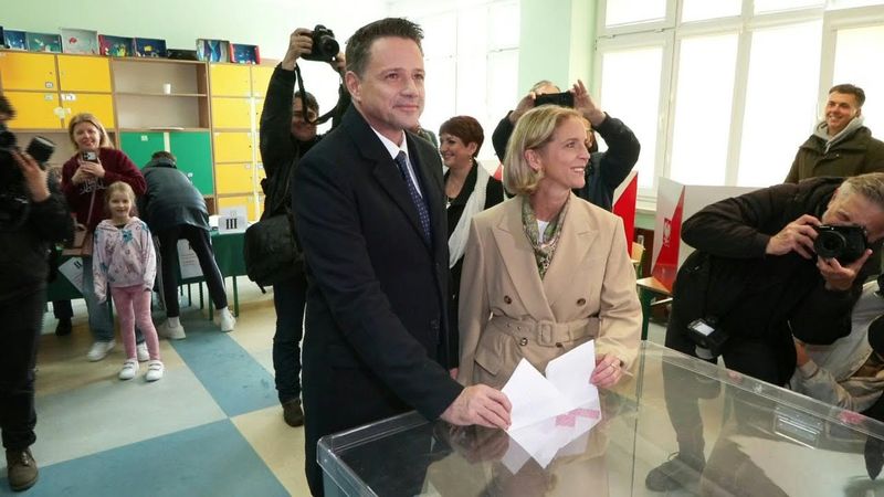 Centrist candidate Rafal Trzaskowski votes in Polish presidential election | AFP