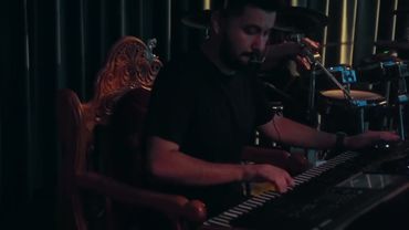 Munisa Rizayeva- o'g'ri, jonli ijroda