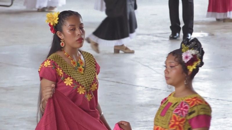 Необычная свадьба в Мексике: мэр женился на крокодиле