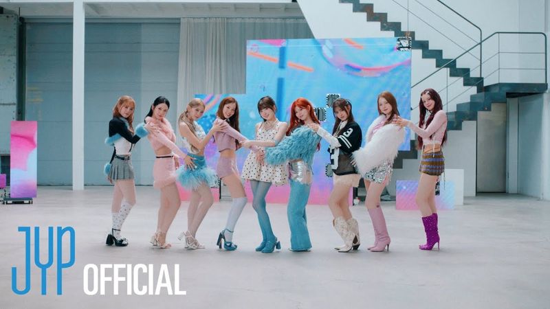 NiziU「♡Emotion」Dance Performance Video