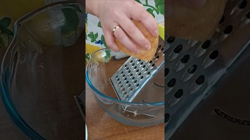 Натираю хлеб на тёрке и больше не покупаю сухари👍🫶 #полезныелайфхаки #панировочныесухари #изхлеба