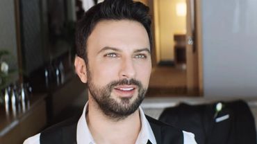 TARKAN - Beni Çok Sev (Official Music Video)