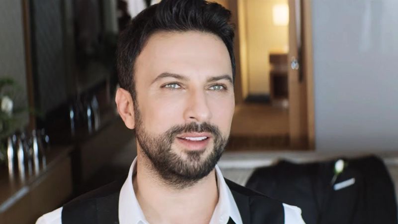 TARKAN - Beni Çok Sev (Official Music Video)