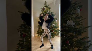 Под Новый год 🎅 #betsy #подновыйгод #новыйгод #dance #dancechallege #christmas #kpop