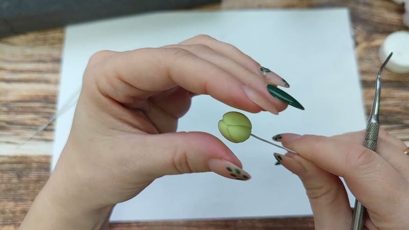 Средние бутоны