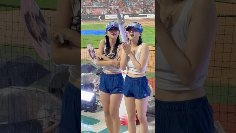 감기 조심 하세요 🤧 #김진아 #김진아치어리더#이금주 #이금주치어리더#ktwiz #kt위즈 #kt위즈치어리더