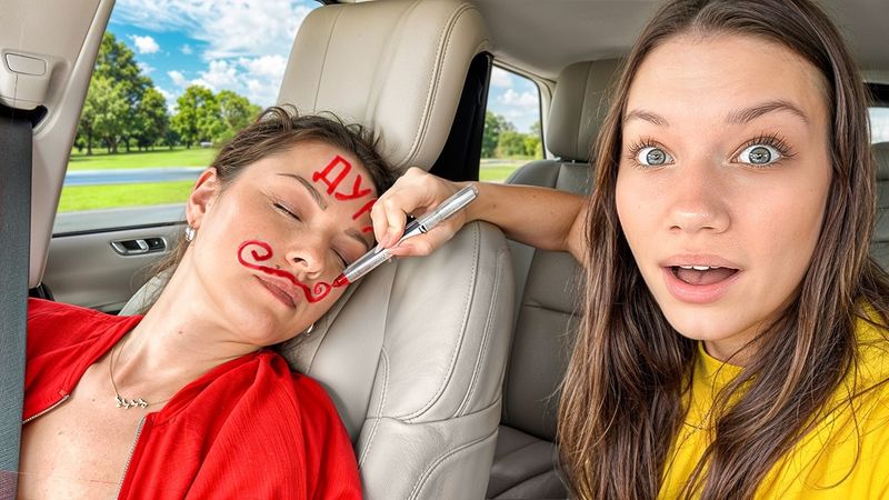 ПРАНК МАМЫ В МАШИНЕ (она нам это не простит) / Вики Шоу