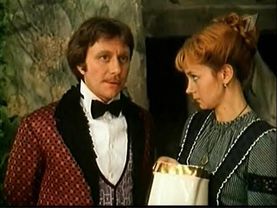 КВН Суперозвучка! - КУПИ ШОКОЛАДНЫЕ ВАФЛИ!