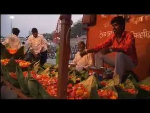 गंगा पर हरिद्वार: हिंदू श्रद्धालुओं का पवित्र समाग