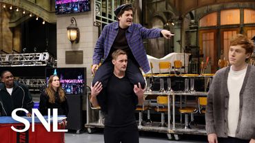 Alexander Skarsgård Fits Right in at SNL