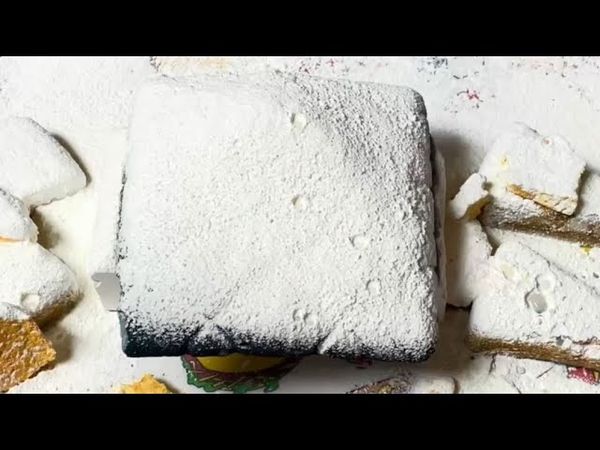Tray of Cornstarch Coated Gym Chalk