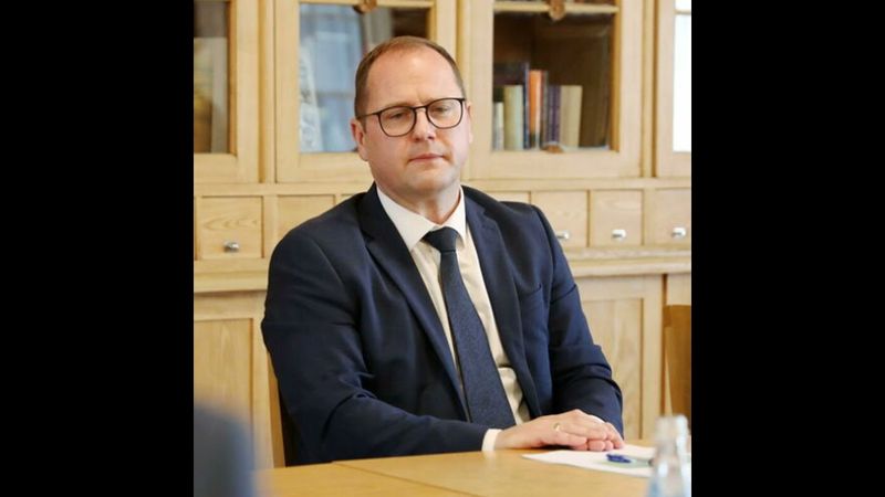 Ministrs: Pašvaldību vadītāji bez pielaides valsts noslēpumam darbu turpināt nevarēs