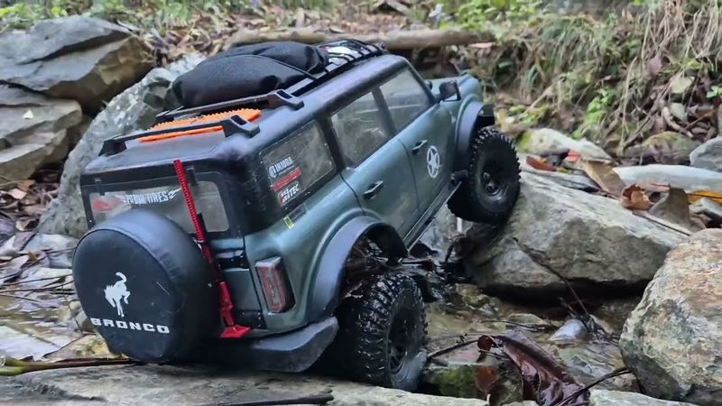 YK4083 Bronco mountain rock crawling #1