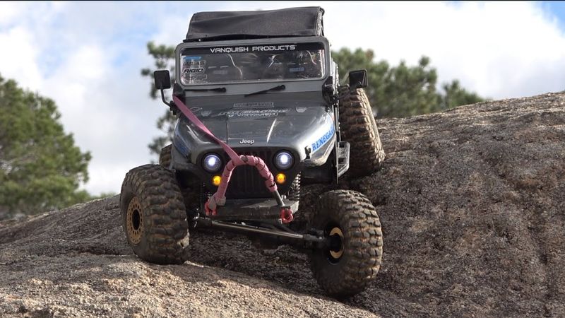 RC Jeep CJ-7 Slow Crawl Video 4X4 CIRCUIT Off Road, Trail Show