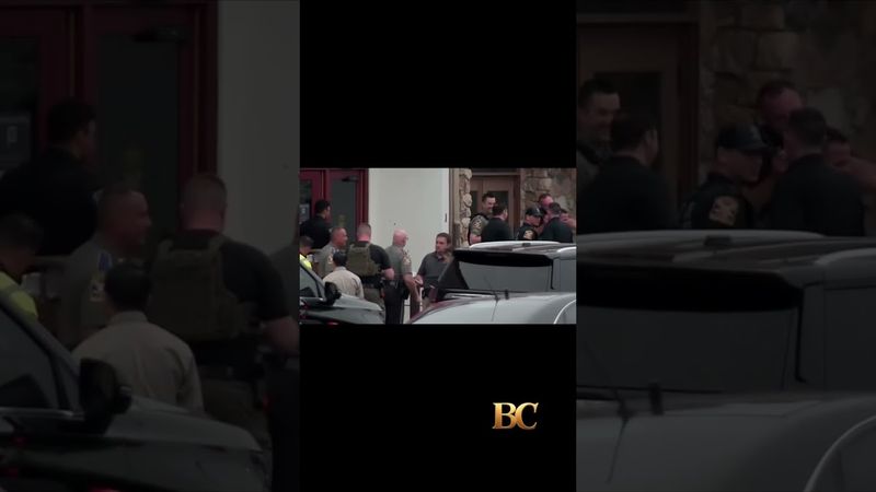 Gunman opens fire at Connecticut mall, injures 5 people