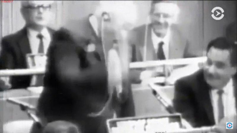 хрущев стучит по трибуне ботинком\kuzma's mother