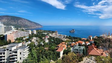 Как выглядит КРЫМ без туристов? ВСЯ ПРАВДА. Поселок Гурзуф. Цены в межсезонье