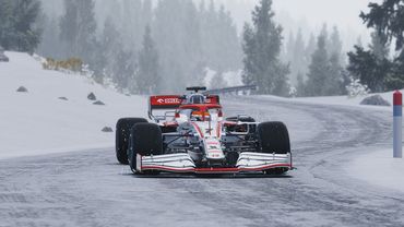 Driving An F1 Car On Snow