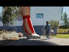 Giantess in Zalando Free to be AutumnWinter Commercial