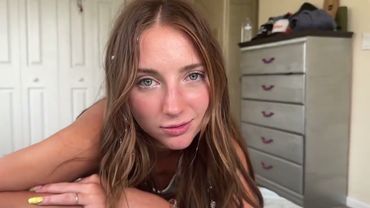 my stepsister comes into my room