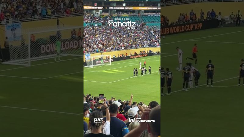 ⚽ Penal para Benfica. Se para Di María, lo mira fijo y….