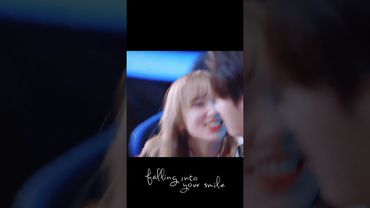 تقبل قائد الفريق امام الجمهور بلا تردد😍 #الوقوع_بحب_ابتسامتك #fallingintoyoursmile #xukai #chengxiao