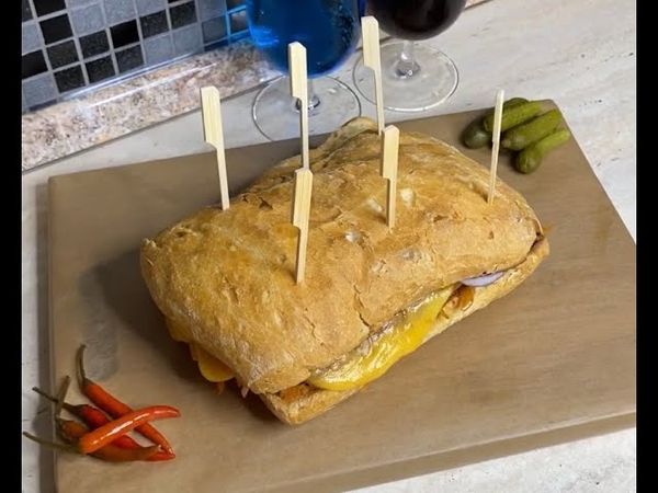 Когда лень покупать хот-доги) Смотреть со звуком.