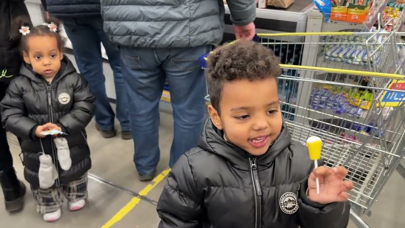 Сегодня с детьми закупались. Вот немножко как прошло наше воскресенье