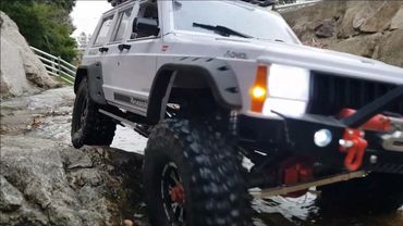 TFL-T10 Full Metal Jeep Cherokee Valley Rock Crawling