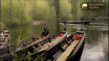 УПАЛА ВОДА. ЗАСТРЯЛИ НА ПЯТИ ЛОДКАХ В ТАЙГЕ