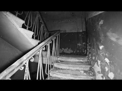 ЗАБРОШЕННЫЙ ДОМ ПОВЫШЕННОЙ ОПАСНОСТИ. КТО СТУЧАЛ?!