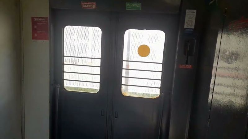 Тамбур электрички ЭД4м.