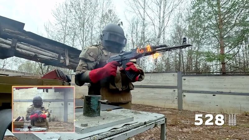 РАЗРУШИТЕЛИ ОРУЖИЯ: АКМ