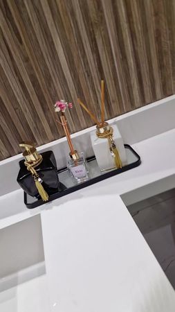 ✨ Elegância que reflete bom gosto! As bandejas espelhadas são perfeit...