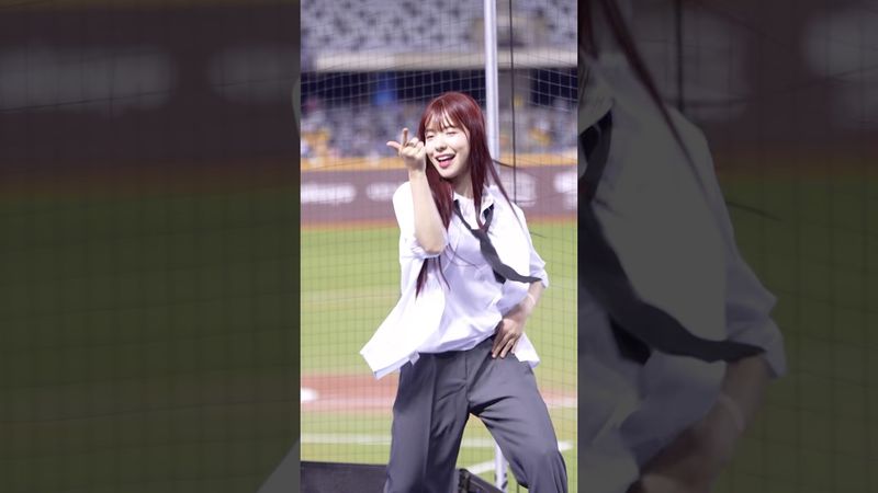 紅髮多慧超帥中場舞！hololive night主題日 男舞都難不倒她😍😍😍 @lee_dahye #李多慧 #이다혜 #啦啦隊 #cheerleader #棒球 #baseball
