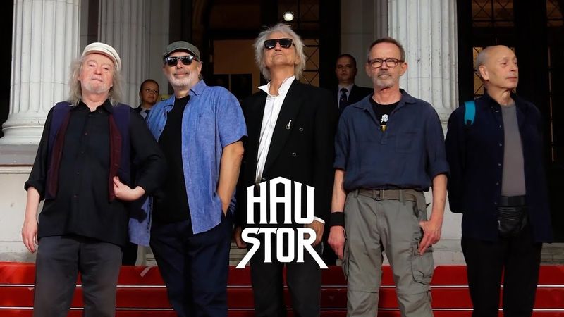 Haustor - Neobičan dan (Live)