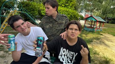 МОЙ СЫН ВЕРНУЛСЯ И НАКАЗАЛ БЫДЛО С ЭНЕРГЕТИКАМИ