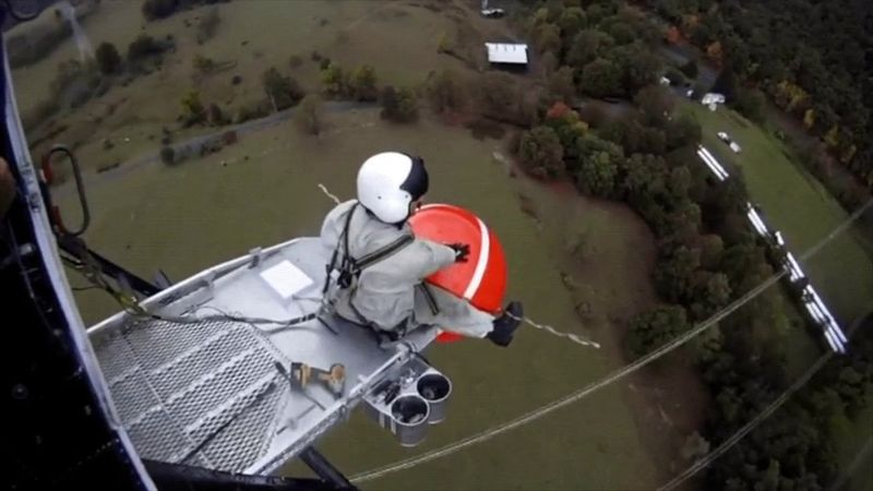 Як встановлюють маркери на лініях електропередач