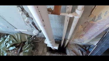Обзор квартиры после демонтажа. Косяки строителей и демонтажников.