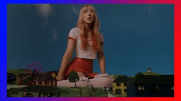 Giant Woman Mows through a miniature town! (Music Video Edit) [Giantess horror/巨大娘]